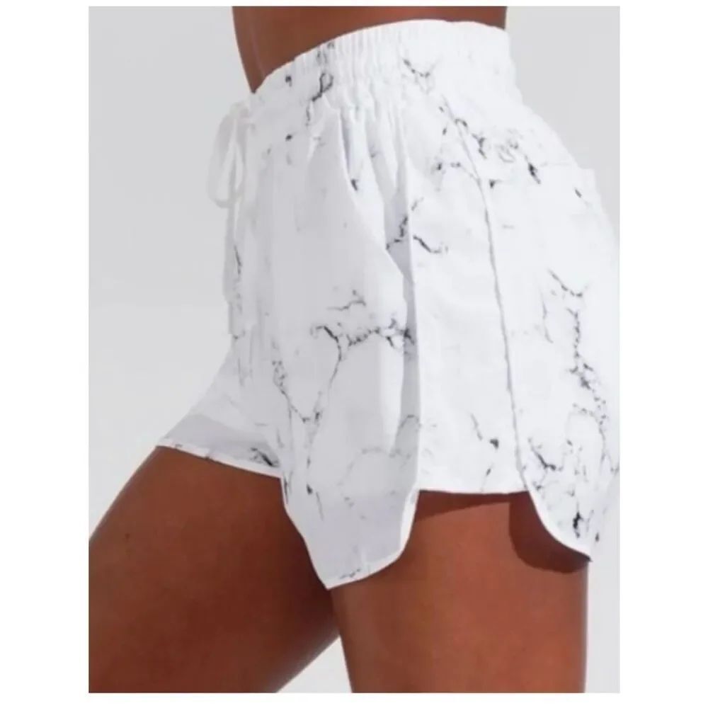NEW BuffBunny Marble Flo Shorts Women’s Small